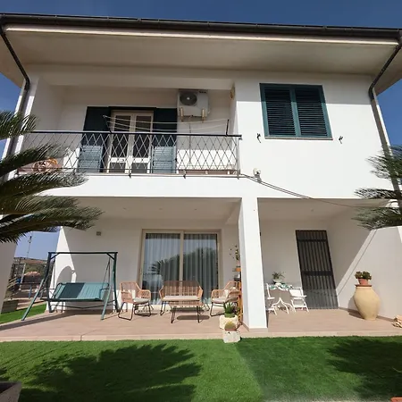 With View On Syracusae Gulf Apartman